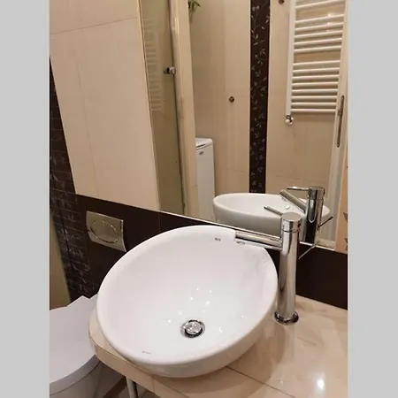 Cozy Modern In Old Town דירה