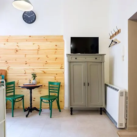 Small Folksy Kochanowskiego St Apartment Krakow