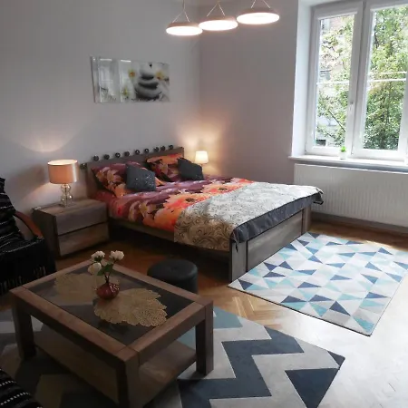 Orchidea Apartment *