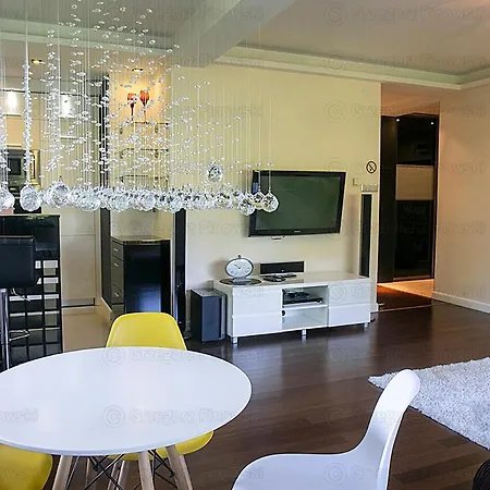 6 Pietro Apartment Krakow