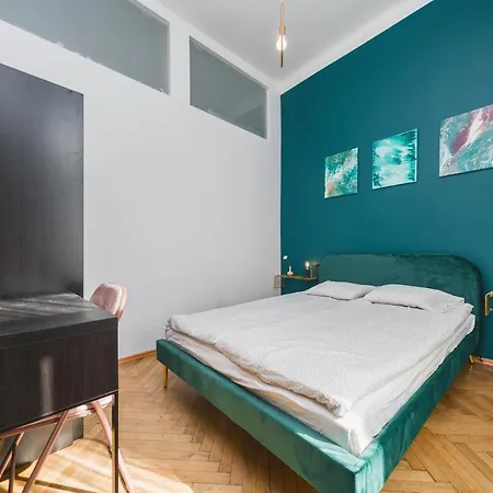 Apartment 2 Bedroom Next To The Main Railway Station - By Upstairs Krakow
