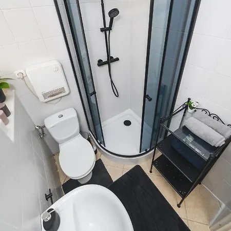 Apartment 2 Bedroom Next To The Main Railway Station - By Upstairs Krakow