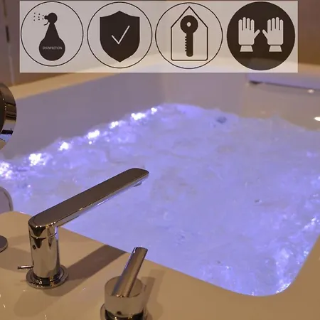 Jacuzzi Apartment *