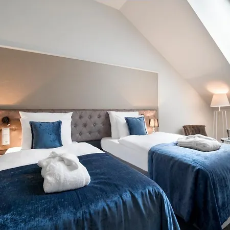 Wyndham Grand Old Town Hotel 5*