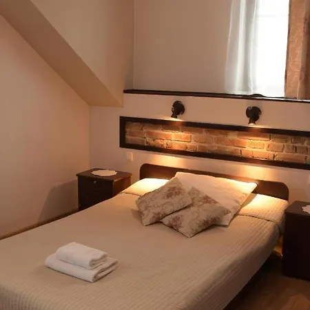 Dworek Złoty Róg I Restauracja Hotel
