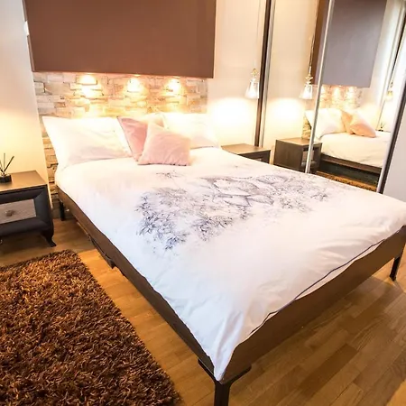 Apartment Royal Parkside