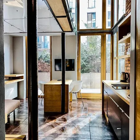 Zwierzyniecka Lofts With Patio, Cracow Heart Old Town Apartment *