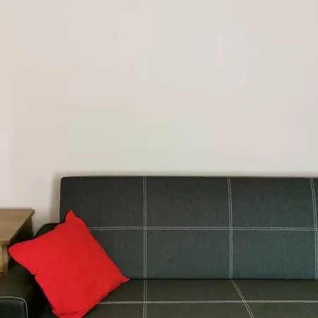 Little Big Red - Modern Apartment