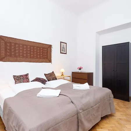 Pijarska By Renters Apartament *