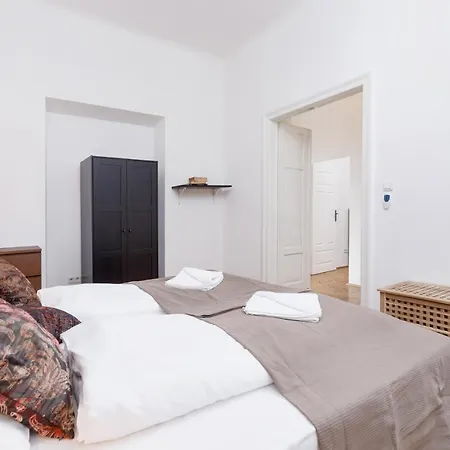 Pijarska By Renters Apartament *
