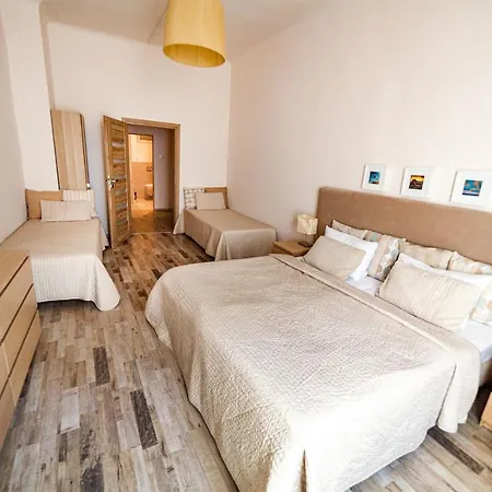 Lounge Apartman *