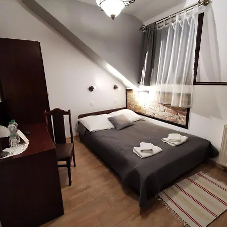 Hotel Dworek Złoty Róg I Restauracja 3*
