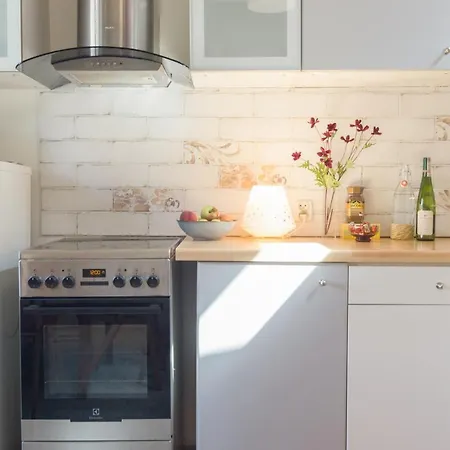 Lovers Nest Apartment *