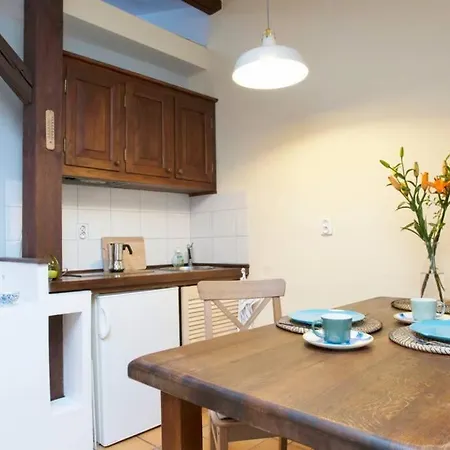 Bright Loft In Amazing Location Apartment *