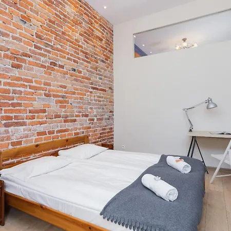 Deluxe Brzozowa By Renters Apartament *