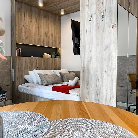 Beautiful For Couples With Air Conditioning - Old Town & Main Station Cracóvia