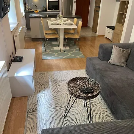 Secret Garden - Wonderful City Centre - Ground Floor - Quiet Location