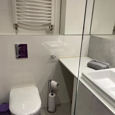 Secret Garden - Wonderful City Centre - Ground Floor - Quiet Location