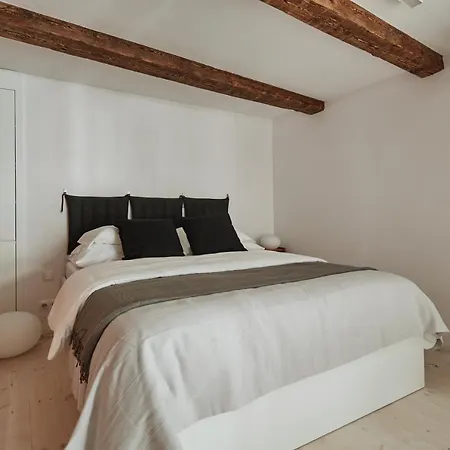 Old New - Prime Location On Main Square Apartment *