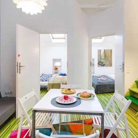 Cupcake 2 Bedroom Loft Apt In Location! * Krakow