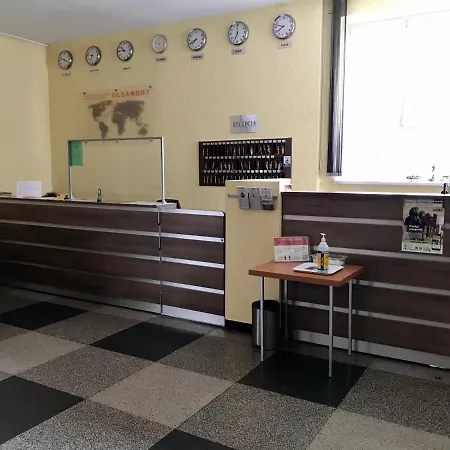 Schronisko Młodzieżowe Oleandry Hostel *