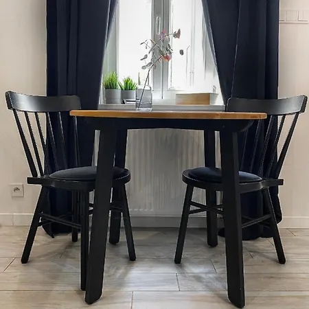 Apartment Beautiful For Couples With Air Conditioning - Old Town & Main Station *
