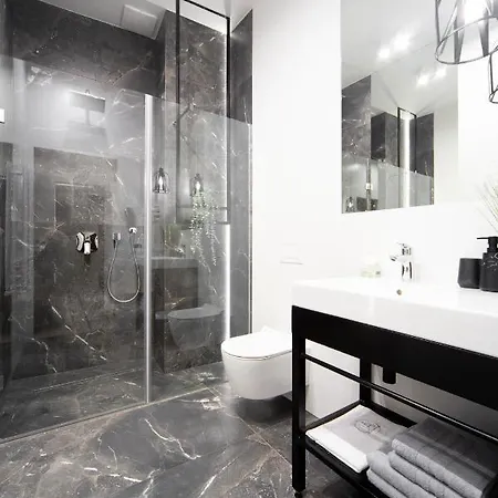 Jacuzzi Main Square Apartamento *