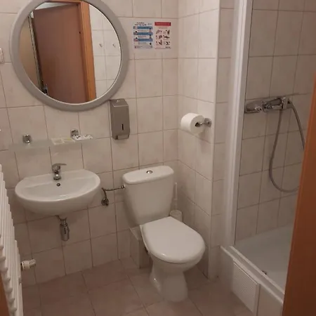 Ds Za Kolumnami Hostel *