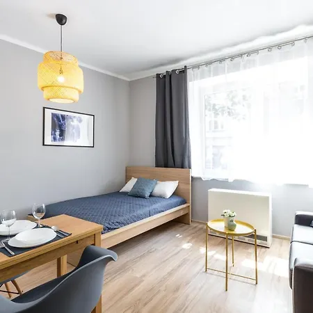 Apartment Staszica 7 *