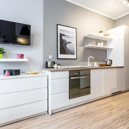 Apartment Staszica 7 *