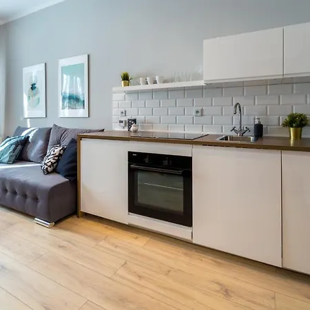 Apartment Staszica 7 *