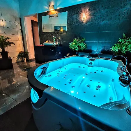 Z Jacuzzi Apartmán