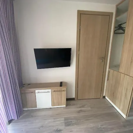 Apartament Pszczelna Apartment *