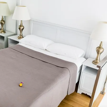 Apartahotel Parkside Old Town 3*