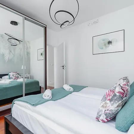 Lobzowska Cracow By Renters Apartment *