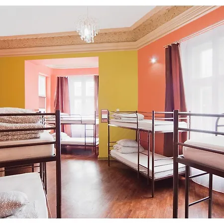 Hostel One World *