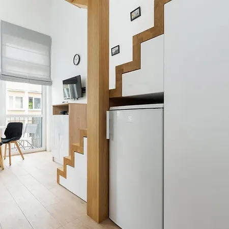Apartment Modern Stachowicza Cracow By Renters