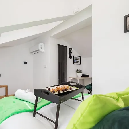 Apartment Modern Stachowicza Cracow By Renters