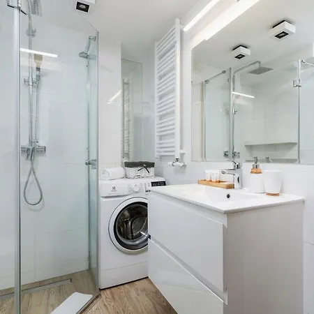 Modern Stachowicza Cracow By Renters Apartament Kraków