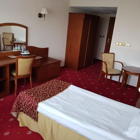 Sympozjum & 4* Cracovia
