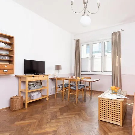 Retro Skawińska Cracow By Renters Apartament *