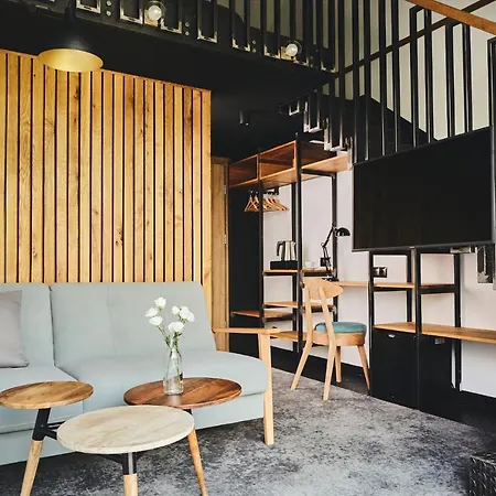 New Port - Premium Floating 公寓式酒店 4*
