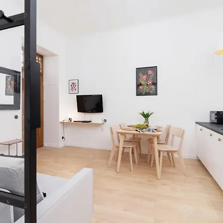 Apartment Dwernickiego Cracow By Renters *