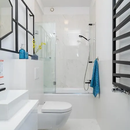 3 Minutes Old Town Apartment Krakow