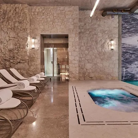 H15 Luxury Palace - Destigo מלון 5*