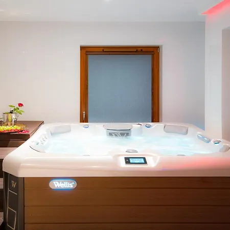 Aparthotel Jacuzzi Prestige *