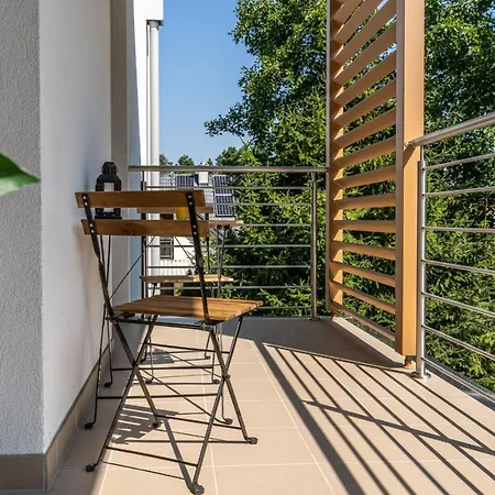 Prestigious With Garden, Garage, And Elegant Villa *