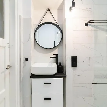 Glamorous And Brand New 2 Bedroom Krakow