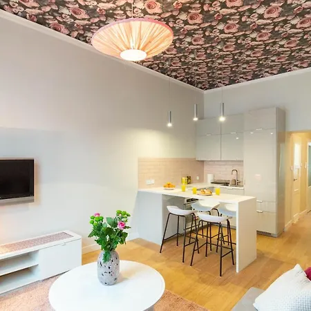 Glamorous And Brand New 2 Bedroom Krakow