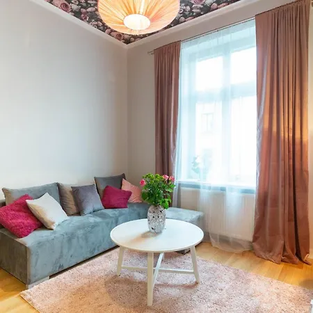 Glamorous And Brand New 2 Bedroom Krakow